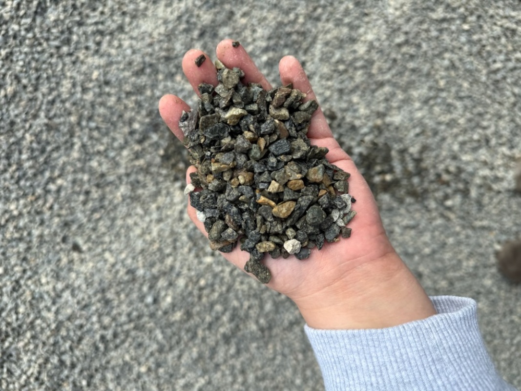 Chip Seal 1/4 - 3/8 Clean